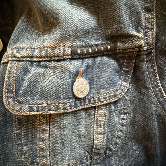 Sisley vintage Denim jacket. Small. Great condition. Very flattering Jean jacket - Picture 5 of 12